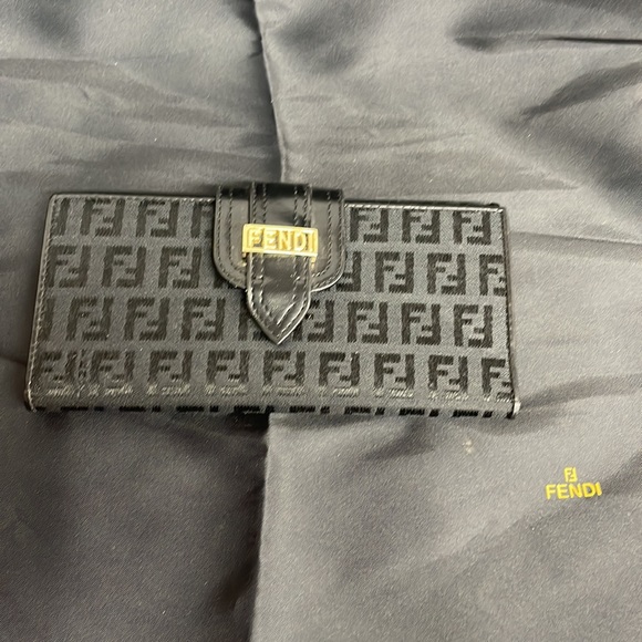Fendi tri fold canvas wallet  stretch out 11x7.5 - Picture 8 of 8